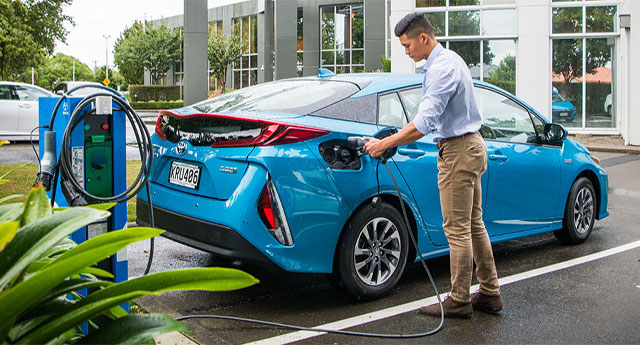 Charging-PHEV-640x345